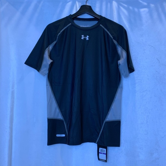 BNWT Under Armour METAL black compression/fitted Heatgear™️ short sleeve t-shirt - Picture 2 of 10
